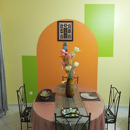 Delices Chez L'Habitant Diack Дакар Екстериор снимка