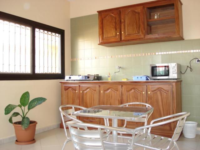 Delices Chez L'Habitant Diack Дакар Екстериор снимка